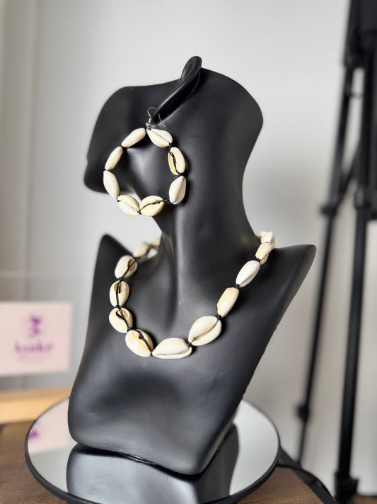 Ìyún Cowrie Set